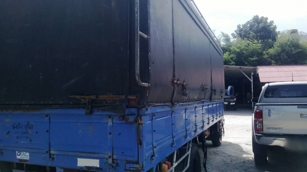 รถอีซูซุ 6 ล้อ NGR  145 แรงม้า. ปี 43   ( รถวิ่ง 2xx,xxx กว่า กม. )       สนใจติดต่อ  081 - 6079515