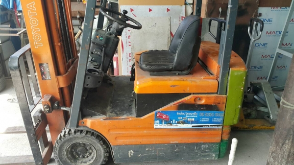 ขายรถฟอร์คลิฟต์ 1.5 ตัน TOYATA 3ล้อไฟฟ้า 60,000 บาท