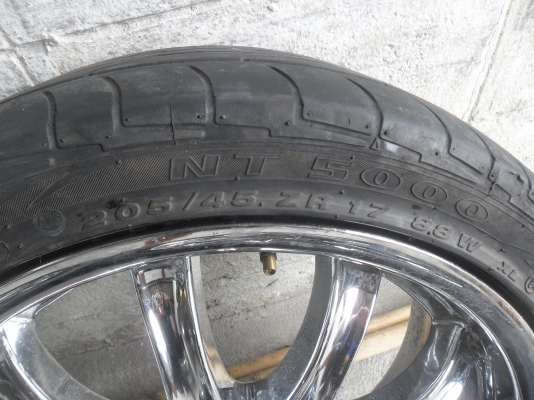 ล้อแม็ก 17นิ้ว 4รู100 พร้อมยาง สวยๆ 4 ล้อ ราคา 6900 บาท