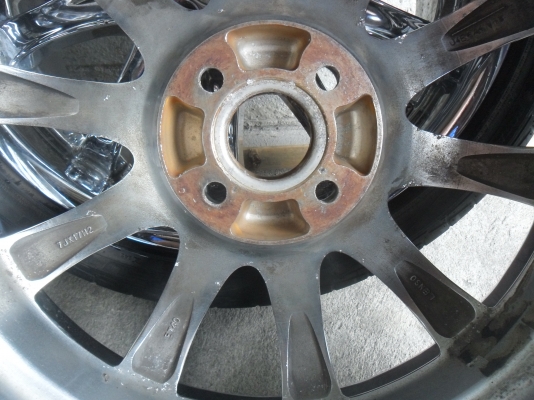 ล้อแม็ก 17นิ้ว 4รู100 พร้อมยาง สวยๆ 4 ล้อ ราคา 6900 บาท