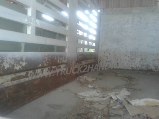 รถบรรทุก 6 ล้อ Mitsubishi