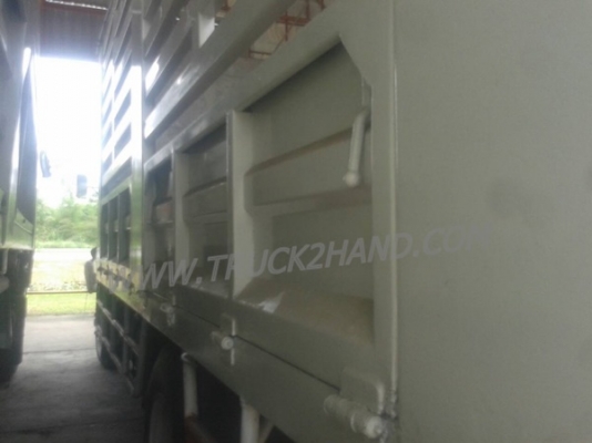 รถบรรทุก 6 ล้อ Mitsubishi