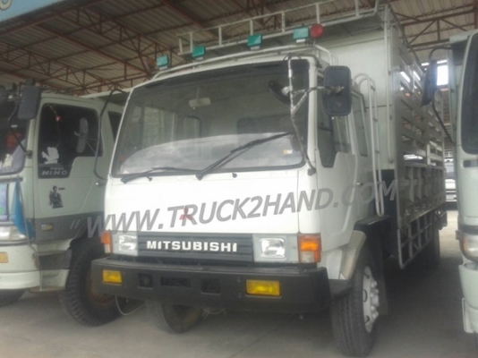 รถบรรทุก 6 ล้อ Mitsubishi