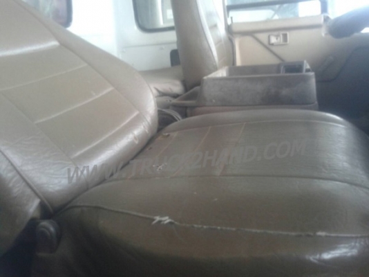 รถบรรทุก 6 ล้อ Mitsubishi