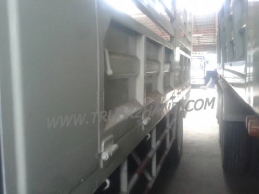 รถบรรทุก 6 ล้อ Mitsubishi