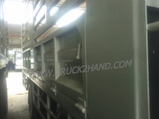 รถบรรทุก 6 ล้อ Mitsubishi