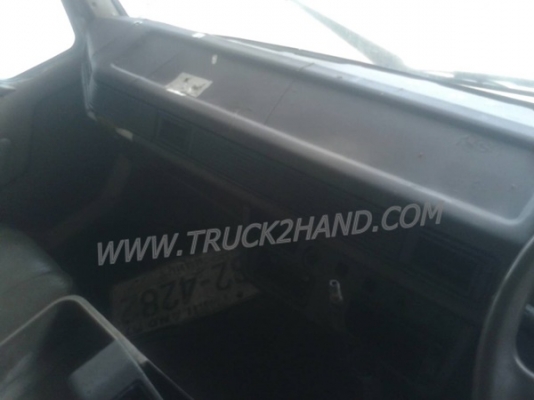 รถบรรทุก 6 ล้อ Mitsubishi