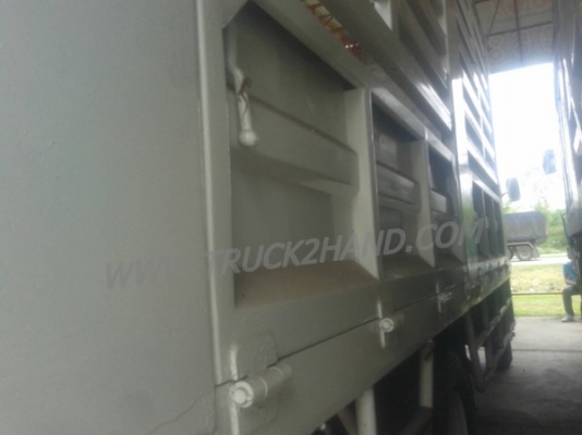 รถบรรทุก 6 ล้อ Mitsubishi