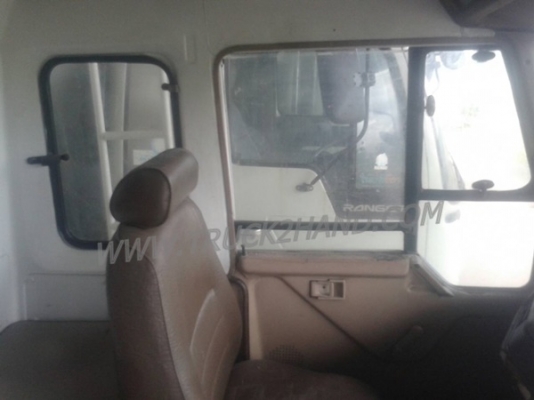 รถบรรทุก 6 ล้อ Mitsubishi