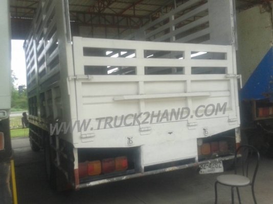 รถบรรทุก 6 ล้อ Mitsubishi