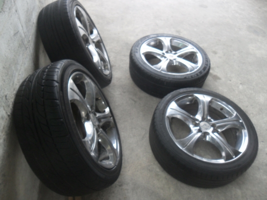 ล้อแม็ก 17นิ้ว5รู114และ 4รู114 พร้อมยาง สวยๆ 4 ล้อ ราคา 7700 บาท ล้อแม็ก 17นิ้ว5รู114และ 4รู114 พร้อมยาง สวยๆ 4 ล้อ ราคา 7700 บาท