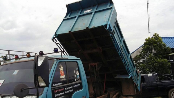 ขายดั้มISUZU NPR115แรง เครื่องดี แคชซีสวย Fหน้า-หลัง สภาพพร้อมใช้งาน เอกสารพร้อมโอน สนใจโทร 090-8588220คุณนะ 093-3258446คุณบิว ID:narong498 หรือเข้าดูสินค้าอื่นๆได้ที่ www.truck.in.th/498 หรือเพจFacebook ณรงค์ ซื้อขายรถมือสอง (เว็บไซต์ส่วนตัว) หรือFaceboo