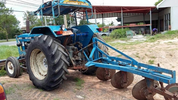 ขายรถไถฟอร์ด6600 เครื่องT3 อุปกรณ์ดันหน้า-ผานหลัง สภาพสวยพร้อมใช้งาน เอกสารพร้อมโอน สนใจโทร 090-8588220คุณนะ 093-3258446คุณบิว ID:narong498 หรือเข้าดูสินค้าอื่นๆได้ที่ www.truck.in.th/498 หรือเพจFacebook ณรงค์ ซื้อขายรถมือสอง (เว็บไซต์ส่วนตัว) หรือFaceboo