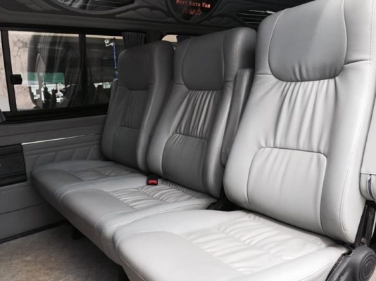 TOYOTA COMMUTER 2.5 ปี 12 เกียMT ดีเซล สีเทาโทร0877758887นางคร้า TOYOTA COMMUTER 2.5 ปี 12 เกียMT ดีเซล สีเทาโทร0877758887นางคร้า