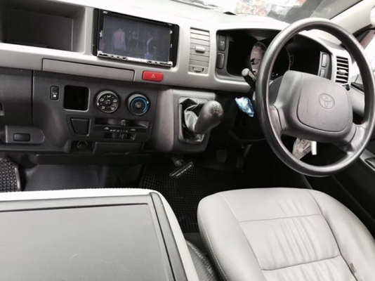 TOYOTA COMMUTER 2.5 ปี 12 เกียMT ดีเซล สีเทาโทร0877758887นางคร้า TOYOTA COMMUTER 2.5 ปี 12 เกียMT ดีเซล สีเทาโทร0877758887นางคร้า