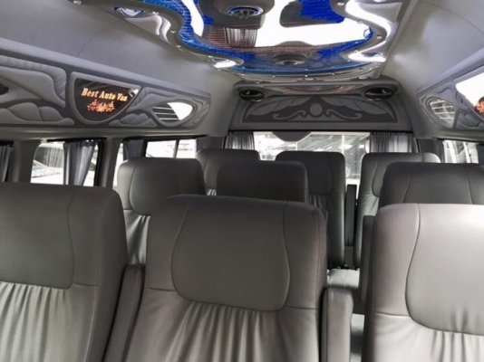 TOYOTA COMMUTER 2.5 ปี 12 เกียMT ดีเซล สีเทาโทร0877758887นางคร้า TOYOTA COMMUTER 2.5 ปี 12 เกียMT ดีเซล สีเทาโทร0877758887นางคร้า