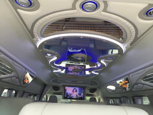 TOYOTA COMMUTER 2.5 ปี 12 เกียMT ดีเซล สีเทาโทร0877758887นางคร้า TOYOTA COMMUTER 2.5 ปี 12 เกียMT ดีเซล สีเทาโทร0877758887นางคร้า