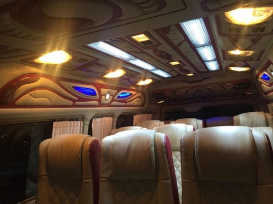 TOYOTA COMMUTER 2.5 ดีเซลปี06เกียMT โทร 0877758887นางจร้า