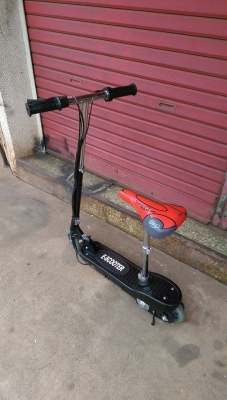 ขายคับ E-SCOOTER ไฟฟ้า ราคาเบาๆคับ พับเก็บได้ สภาพ99.99\%คับ ราคา 4900 บาท สนใจติดต่อ 081-0578282 คับ ส่งได้ทั่วไทยคับ สนใจติดต่อ 081-0578282 FACEBOOK POP BIGBIKE SAKONNAKHON ไอดีไลน์ POPBIGBIKESAKON คับ