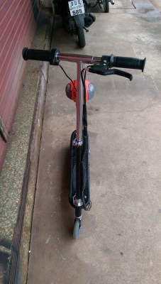 ขายคับ E-SCOOTER ไฟฟ้า ราคาเบาๆคับ พับเก็บได้ สภาพ99.99\%คับ ราคา 4900 บาท สนใจติดต่อ 081-0578282 คับ ส่งได้ทั่วไทยคับ สนใจติดต่อ 081-0578282 FACEBOOK POP BIGBIKE SAKONNAKHON ไอดีไลน์ POPBIGBIKESAKON คับ