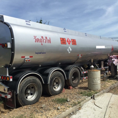 ็Hino 380 ปี 54 พร้อมถังบรรทุกน้ำมัน 40000 ลิดรโหลดล่างล้อยกได้