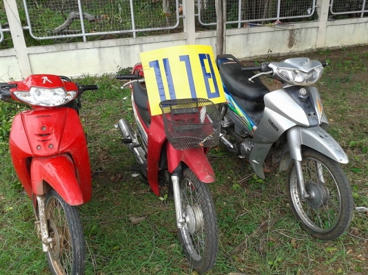 ขายเหมาครับ  เวฟ 100dเวฟ 125 ซูซูกิเบส125 สตาสมือ 35500