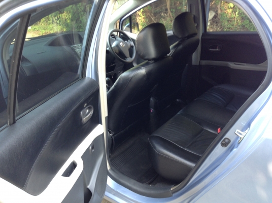 Yaris ปี10 เกียร์ธรรมดา