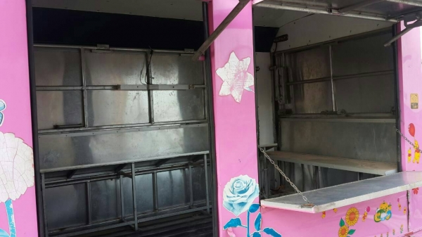 ขายกระป้อดัดแปลงเป็นรถขายของแล้ว