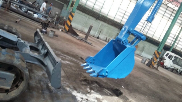 ขายรถแมคโคร KOMUTSU ขนาด 8 ตัน เก่านอก 089-551-2032 ขายรถแมคโคร KOMUTSU ขนาด 8 ตัน เก่านอก 089-551-2032