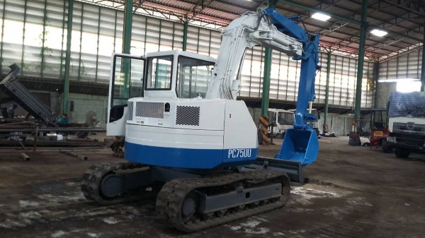 ขายรถแมคโคร KOMUTSU ขนาด 8 ตัน เก่านอก 089-551-2032 ขายรถแมคโคร KOMUTSU ขนาด 8 ตัน เก่านอก 089-551-2032