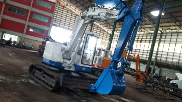 ขายรถแมคโคร KOMUTSU ขนาด 8 ตัน เก่านอก 089-551-2032 ขายรถแมคโคร KOMUTSU ขนาด 8 ตัน เก่านอก 089-551-2032