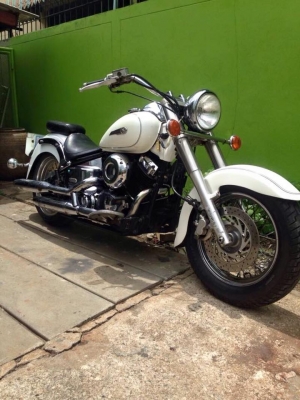 โอ บางนา ขาย dragstar 400 classic ปี 02 ทะเบียนโอน สนนราคาที่ 94,000 บาท