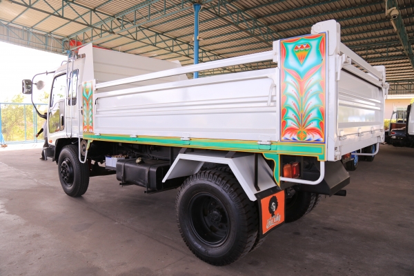 แก้วอนงค์กลการ (คุณ ป้อม ) รถสวย สภาพดีIsuzu FRR32LB ดั้ม 195เเรง