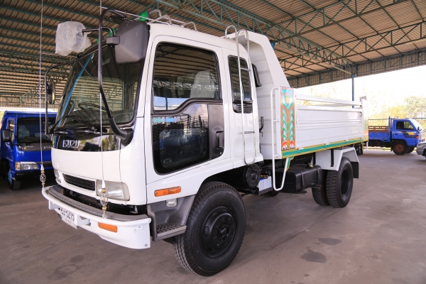แก้วอนงค์กลการ (คุณ ป้อม ) รถสวย สภาพดีIsuzu FRR32LB ดั้ม 195เเรง