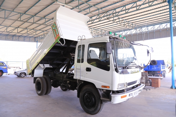 แก้วอนงค์กลการ (คุณ ป้อม ) รถสวย สภาพดีIsuzu FRR32LB ดั้ม 195เเรง