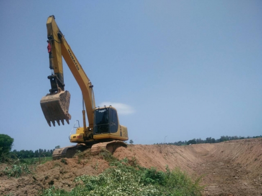 ขาย komatsu pc200-6s เจ้าของขายเองเอกสารเล่มทะเบียน พร้อมโอน ราคาคุยกันได้สนใจติดต่อ0844618639 โจ้