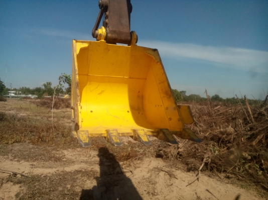 ขาย komatsu pc200-6s เจ้าของขายเองเอกสารเล่มทะเบียน พร้อมโอน ราคาคุยกันได้สนใจติดต่อ0844618639 โจ้