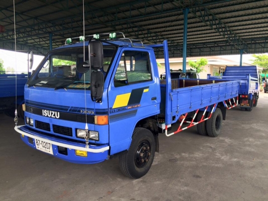แก้วอนงค์กลการ (คุณ ป้อม ) รถสวย สภาพดี Isuzu NPR71LY52Y 130 เเรง