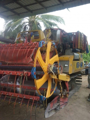 ขายรถเกี่ยวข้าวศักดิ์พัฒนา