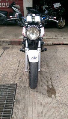 ขายคับ HONDA CB400 ปี93ทะเบียนพร้อมโอนนอก ภาษีไม่ขาด ของแต่งล้น สีสวยพึงทำมาใหม่ ท่อแต่งเลสทั้งเส้น กันล้ม โซ่สเตอเต็ม แฮนด์บาร์ ไฟตาเพชร ไฟเลี้ยวแต่ง ท้ายเทค1 ราคา 79000 บาท ส่งได้ทั่วไทยคับ สนใจติดต่อ 081-0578282 คับ ส่งได้ทั่วไทยคับ สนใจติดต่อ 081-0578