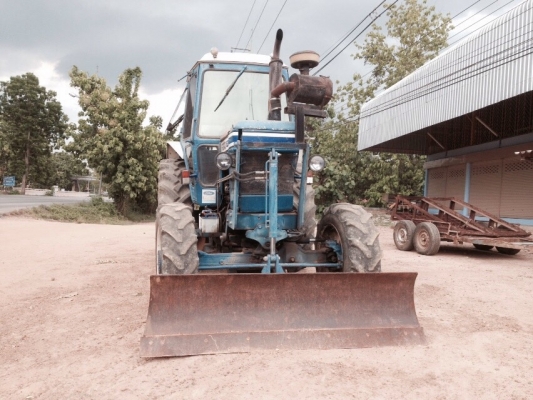 ลดราคาขายขาดทุนFORD 7700  TURBO มีทะเบียนพร้อมโอน