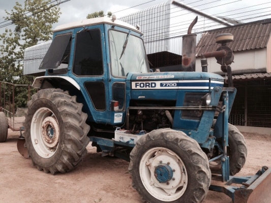 ลดราคาขายขาดทุนFORD 7700  TURBO มีทะเบียนพร้อมโอน