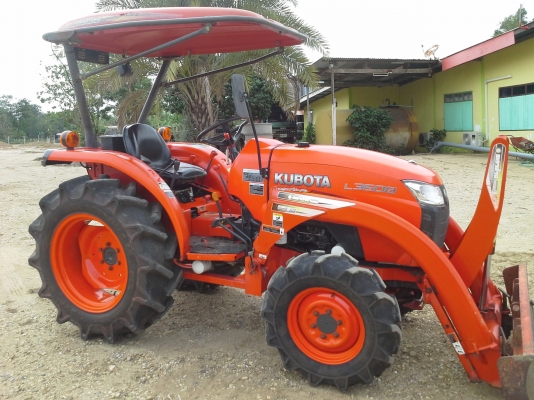 ขาย แทรกเตอร์ KUBOTA L3608 สีเดิมๆ สวยๆคับ ทำงาน 1551 ช.ม คับ