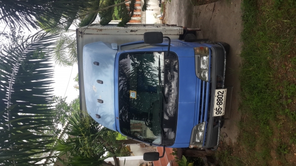 2003 isuzu NKR55EY  6ล้อ ปี 2003 ตู้ทึบ