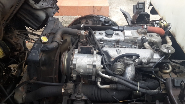 2003 isuzu NKR55EY  6ล้อ ปี 2003 ตู้ทึบ