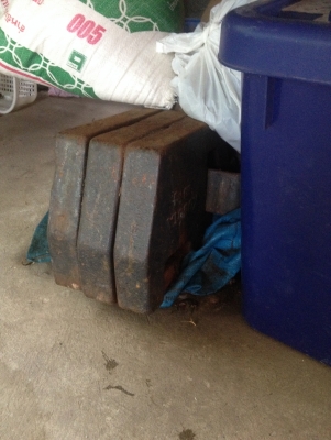 เหล็กถ่วงรถไถ