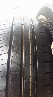 ขายยางป้ายแดงปี15 dunlop enasave ec300+ 185/65r15 สนใจติดต่อเล็กคลองสามครับ 081-3747940
