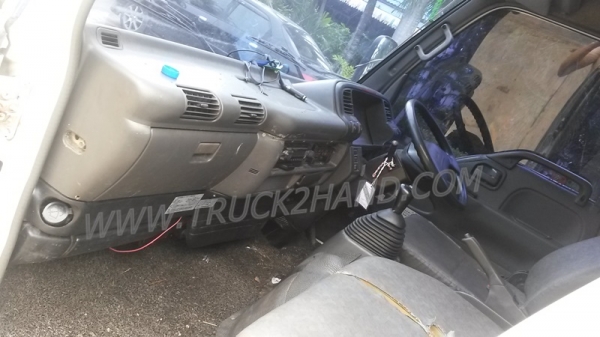 รถบรรทุก 6 ล้อไม่ติดเวลา ใช้เชื้อเพลิงแก๊ส LPG ยี่ห้อ ISUZU ตู้บรรทุก ELF