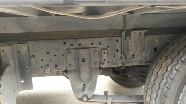 รถบรรทุก 6 ล้อไม่ติดเวลา ใช้เชื้อเพลิงแก๊ส LPG ยี่ห้อ ISUZU ตู้บรรทุก ELF