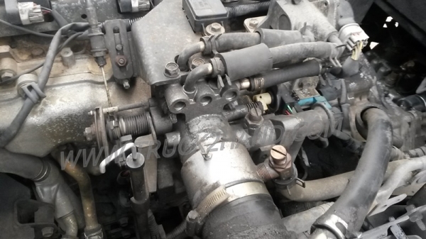 รถบรรทุก 6 ล้อไม่ติดเวลา ใช้เชื้อเพลิงแก๊ส LPG ยี่ห้อ ISUZU ตู้บรรทุก ELF